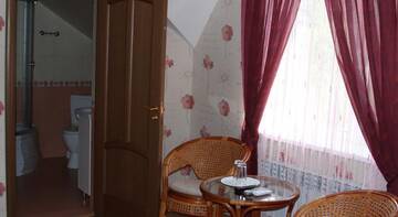 Фото номера Двухместный номер Делюкс с 1 кроватью и душем Гостевой дом Mini Hotel on Bolshaya Krasnoflotskaya 15B г. Смоленск 2