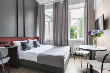 Фото номера Номер улучшенный с 1 двуспальной кроватью Отель Greenfeel Smolensk г. Смоленск 3