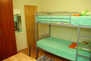 Фото номера Кровать в четырехместном номере Хостел PichuginHall Hostel г. Смоленск 2