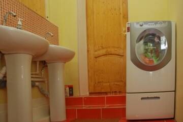 Фото номера Кровать в двухместном номере Хостел PichuginHall Hostel г. Смоленск 5